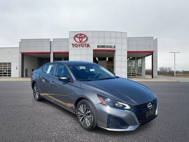 Used 2025 Nissan Altima 2.5 SV FWD image 1