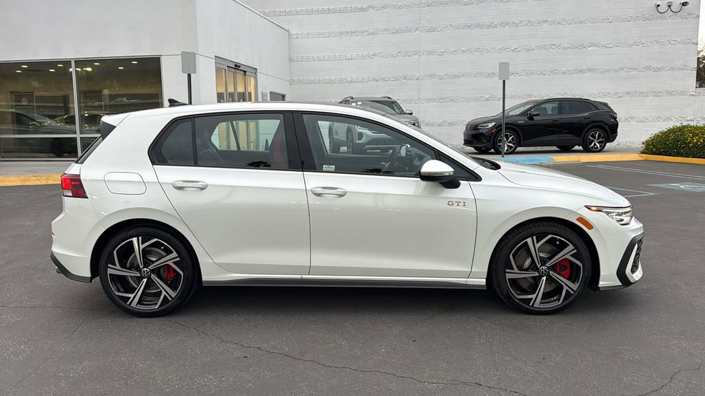 New 2026 Volkswagen GTI SE image 2