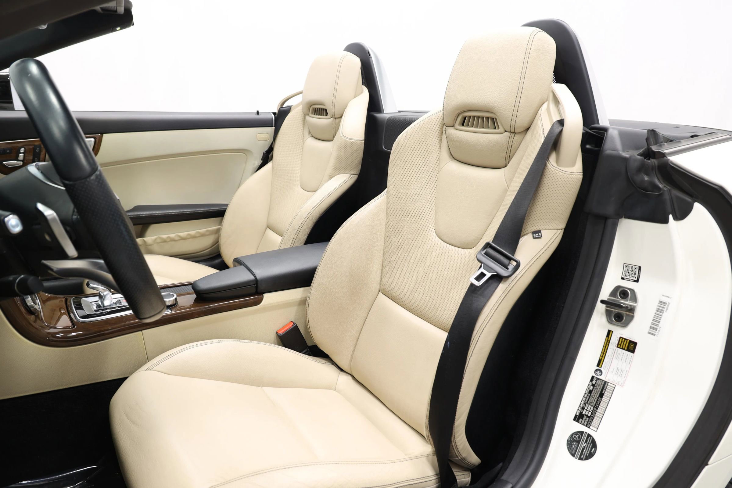 Used 2018 Mercedes-Benz SLC 300 image 3