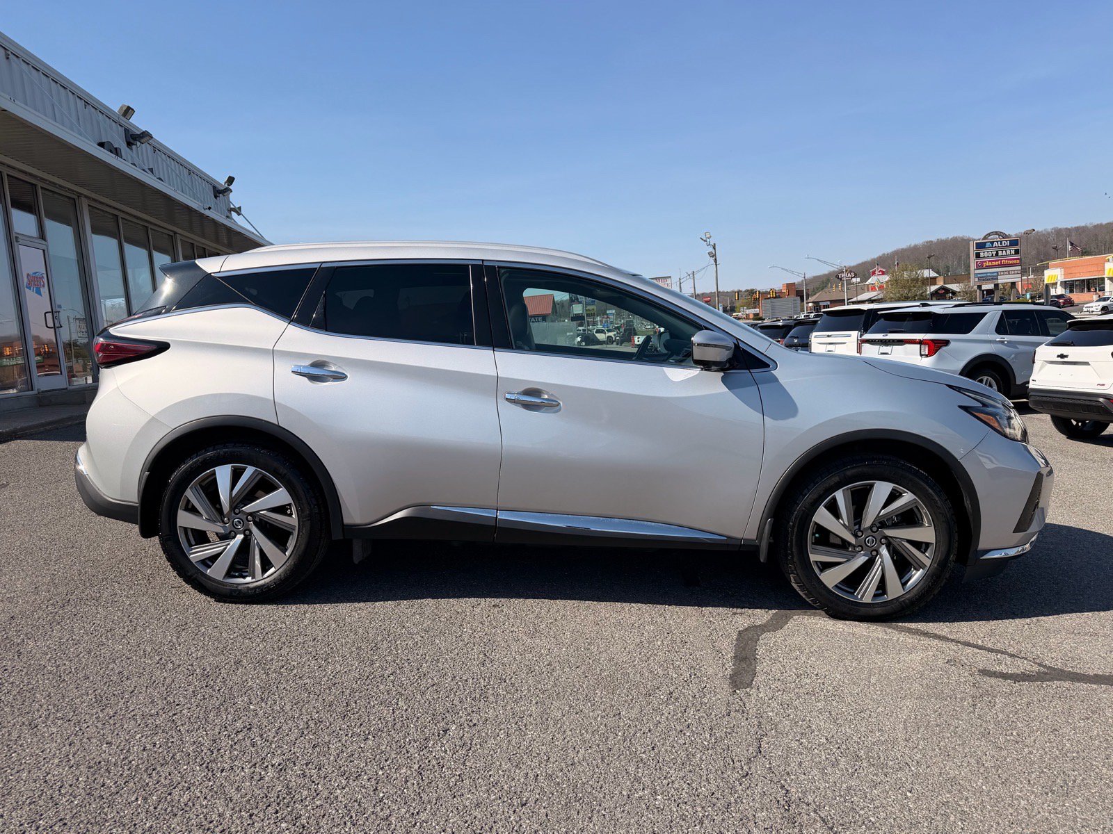 Used 2020 Nissan Murano SL w/ Moonroof Package AWD/4WD image 7