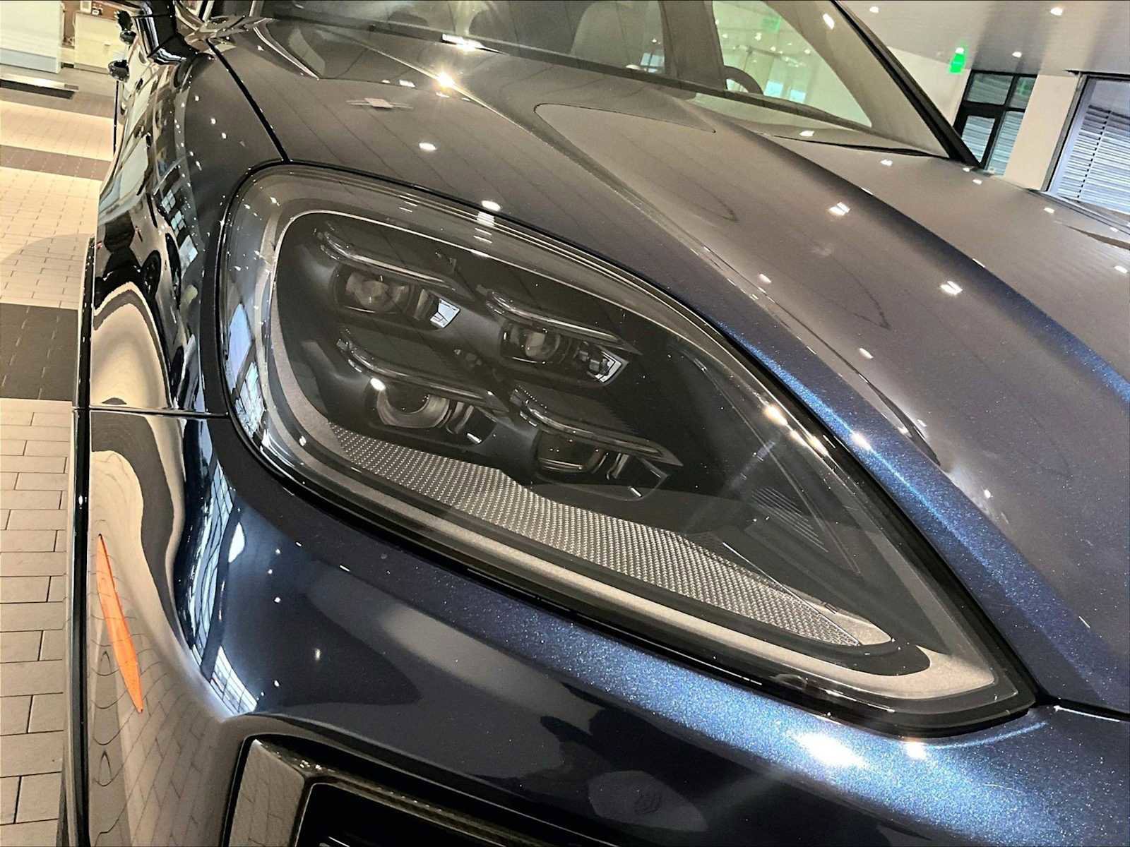 Used 2025 Porsche Cayenne GTS image 15