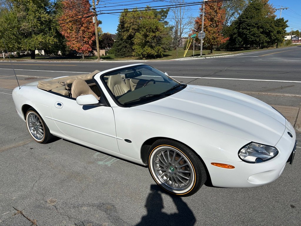 Used 1998 Jaguar XK8 Convertible image 17