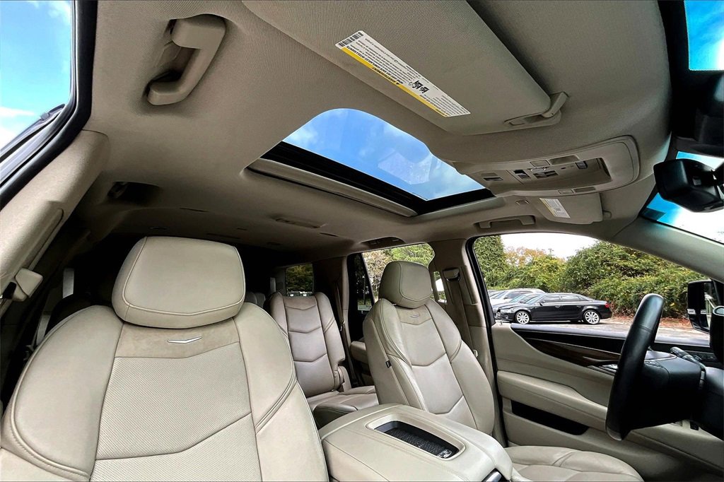 Used 2020 Cadillac Escalade Luxury image 25