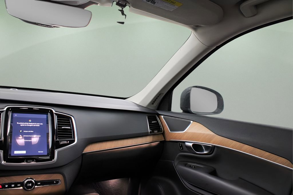 Certified 2025 Volvo XC90 B6 Plus image 23