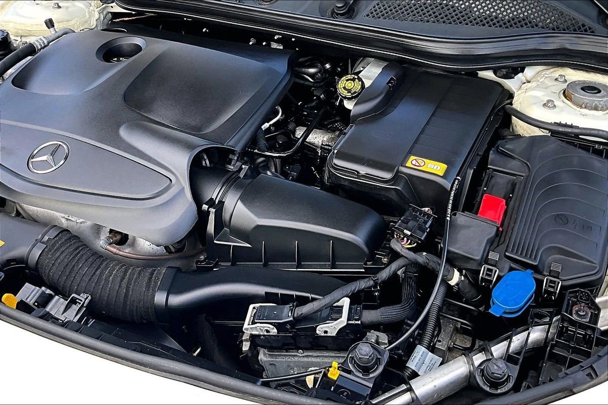 Used 2015 Mercedes-Benz CLA 250 image 33