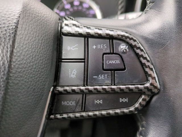 Used 2021 Toyota Highlander LE image 24