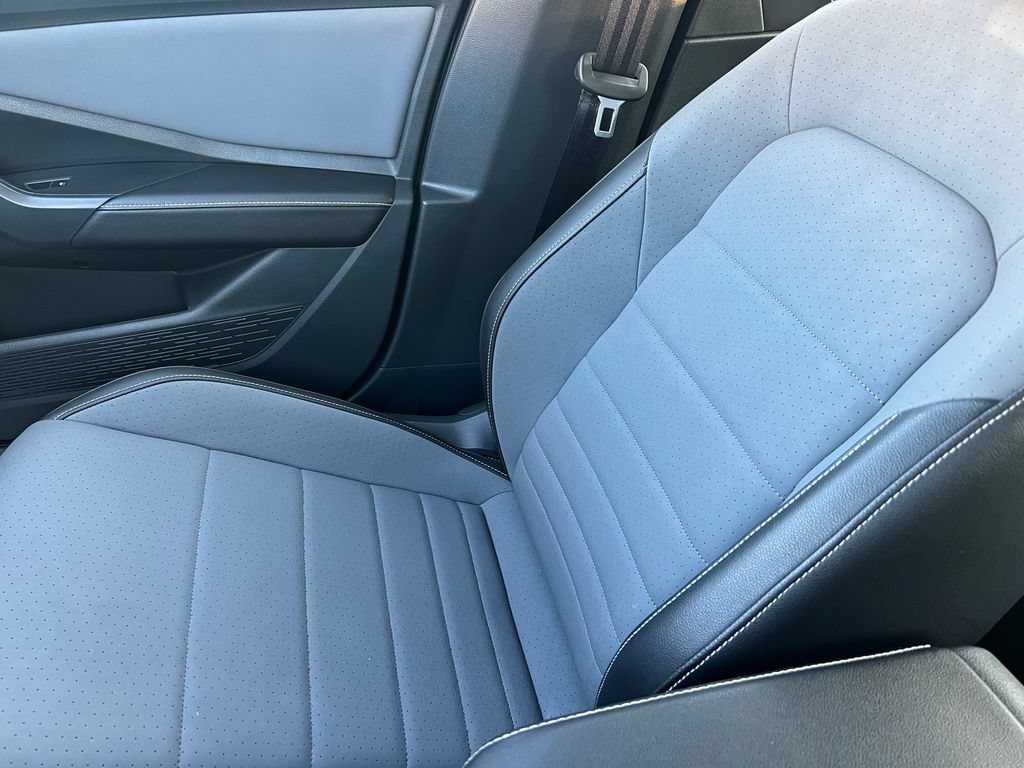 Used 2025 Volkswagen Jetta SE FWD image 30