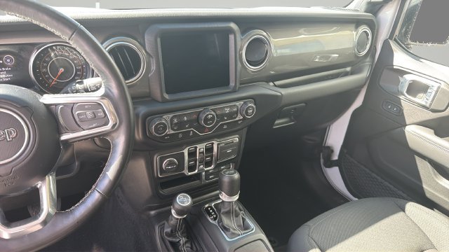 Used 2023 Jeep Wrangler Unlimited Sahara w/ Cold Weather Group AWD/4WD image 12