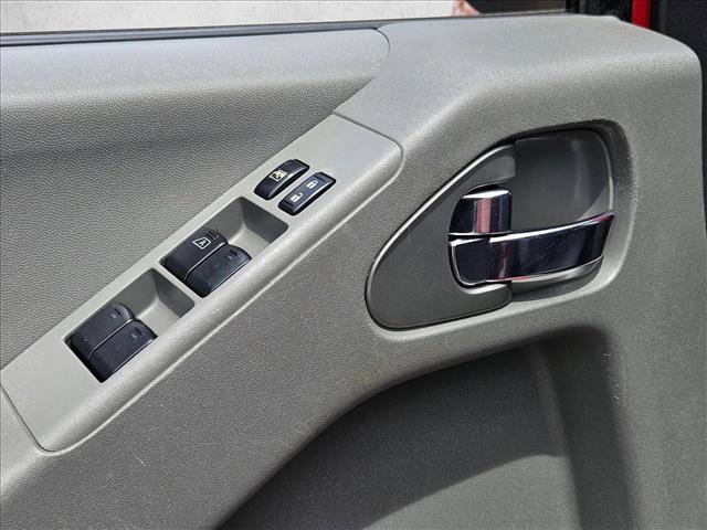 Used 2018 Nissan Frontier SV RWD image 11
