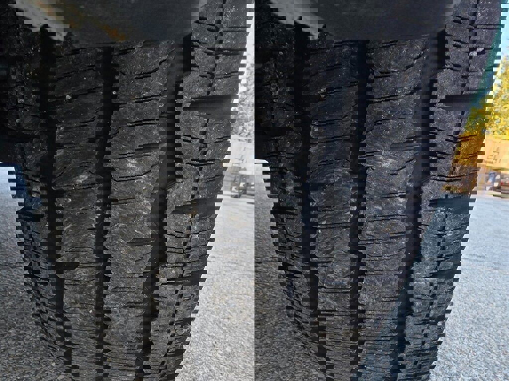 Used 2022 Ford E-Transit Medium Roof image 30