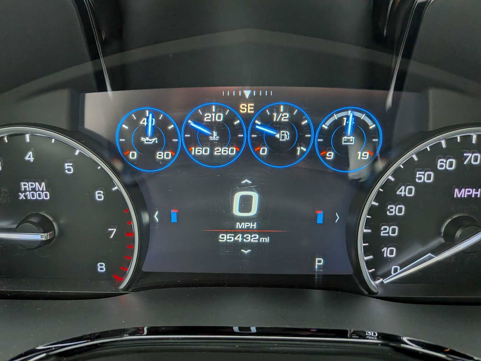 Used 2017 Cadillac XT5 Platinum image 32