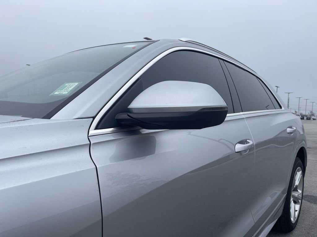 Used 2022 Audi Q8 Premium Plus image 11