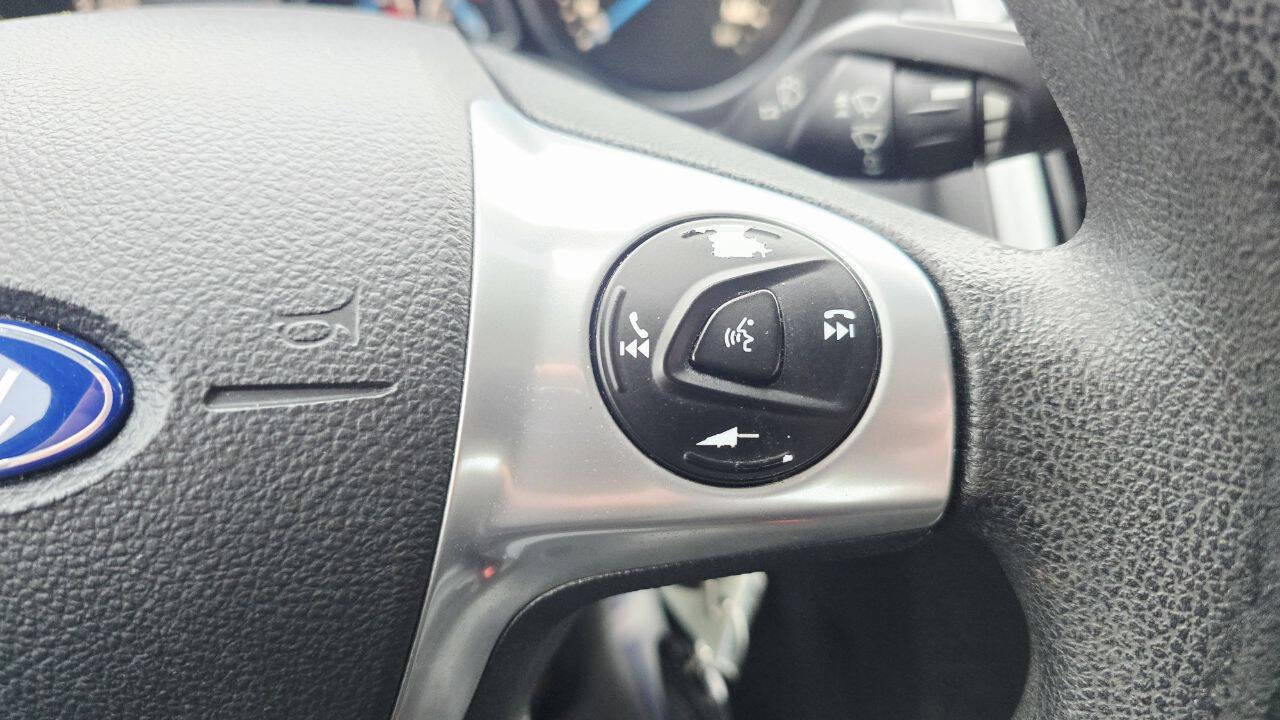 Used 2014 Ford Focus SE w/ SE Winter Package FWD image 22