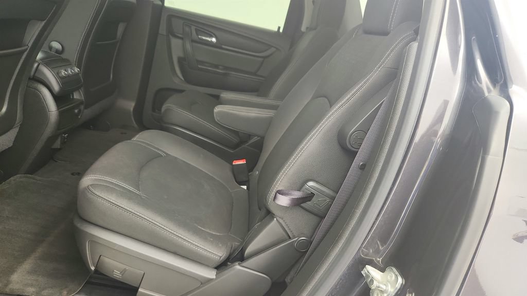 Used 2015 GMC Acadia SLE FWD image 18
