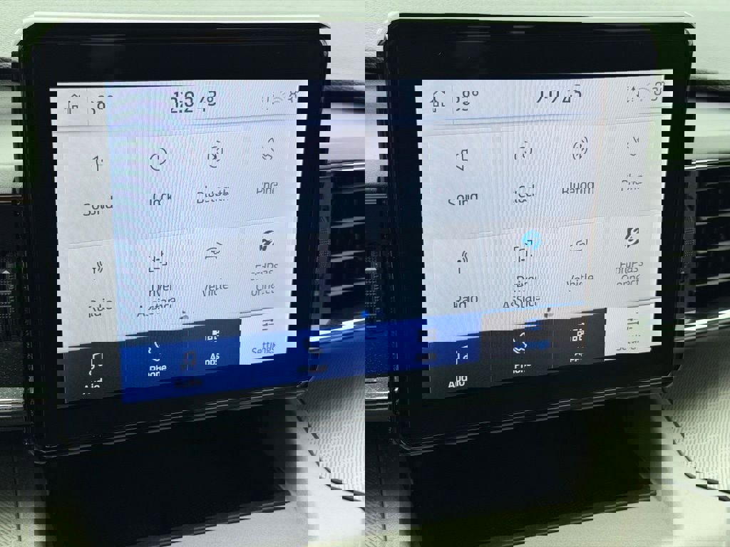 Certified 2023 Ford Explorer XLT w/ Equipment Group 202A image 19