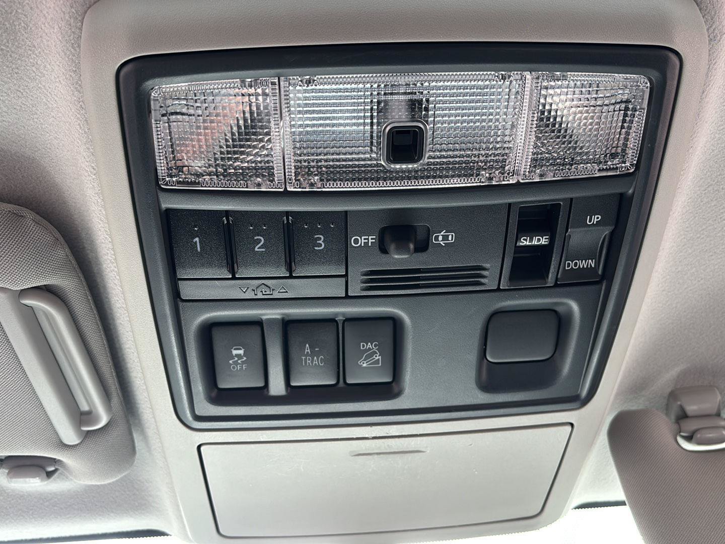 Used 2018 Toyota 4Runner SR5 Premium AWD/4WD image 36