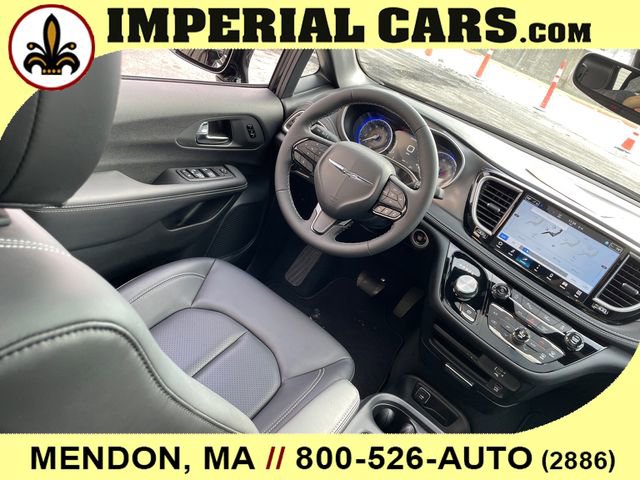 New 2026 Chrysler Pacifica Select image 24