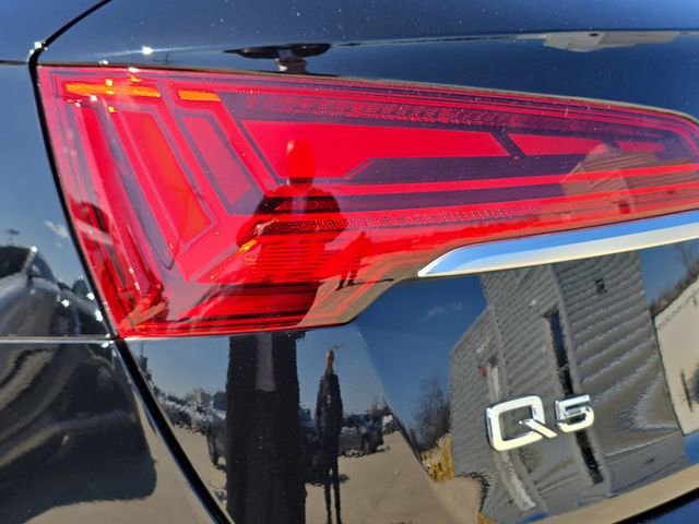 Used 2023 Audi Q5 2.0T Premium w/ Convenience Package image 38