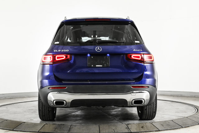 Used 2021 Mercedes-Benz GLB 250 4MATIC image 7