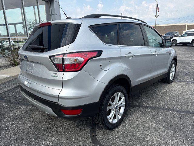 Used 2018 Ford Escape SE FWD image 3