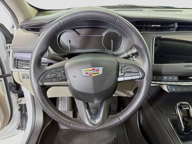 Used 2023 Cadillac XT4 Luxury w/ Cold Weather Package AWD/4WD image 12