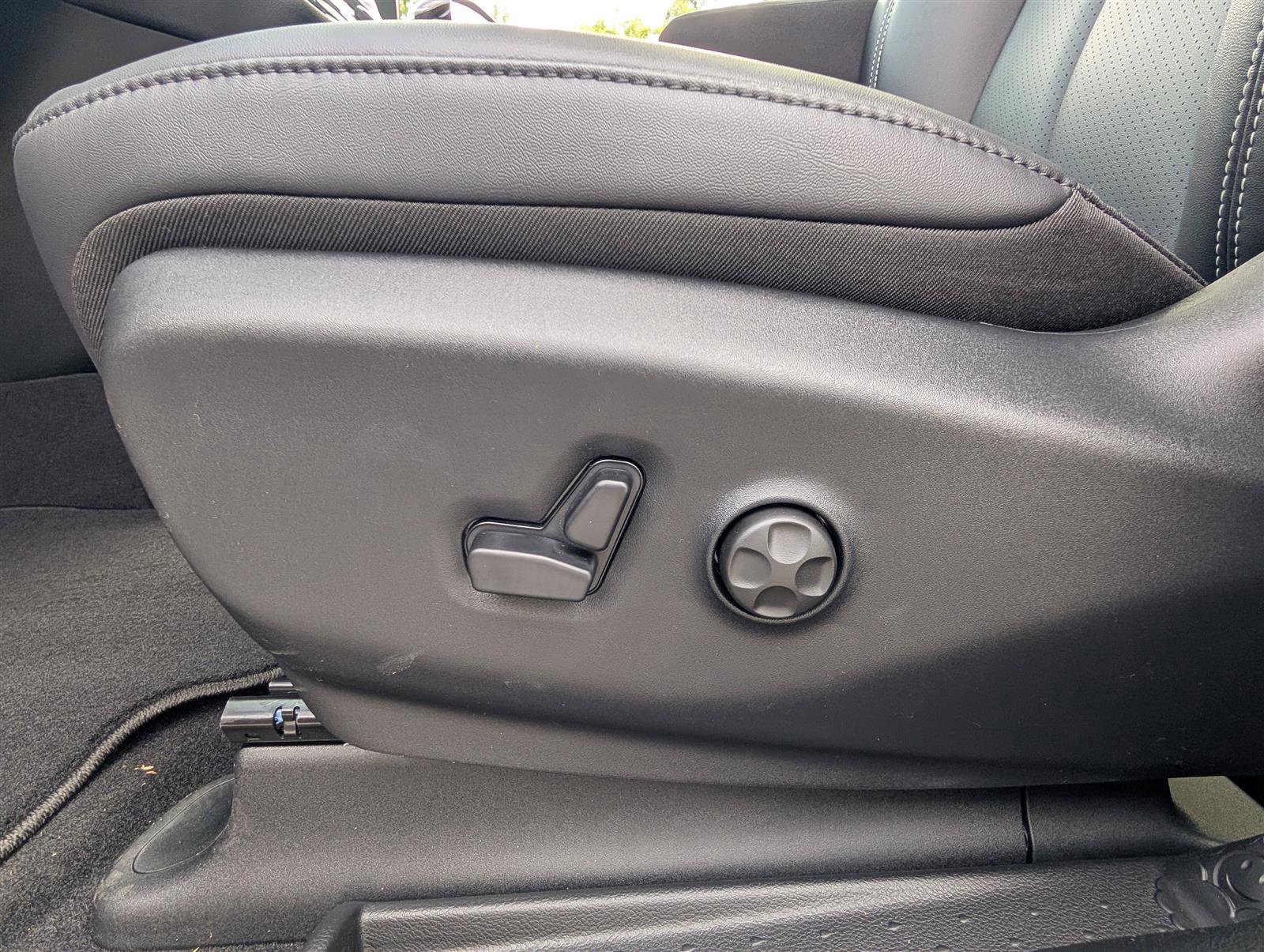 New 2026 Chrysler Pacifica Select image 16