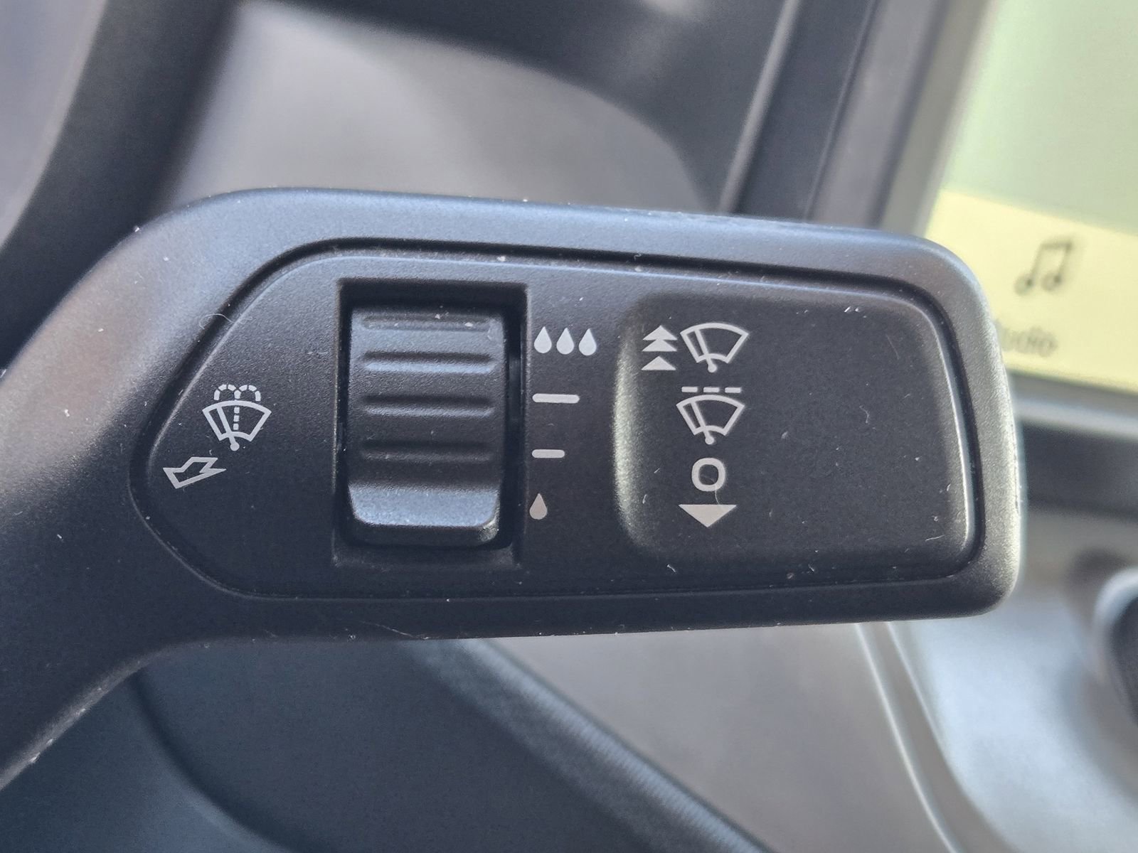 Used 2022 Ford Maverick XL image 32