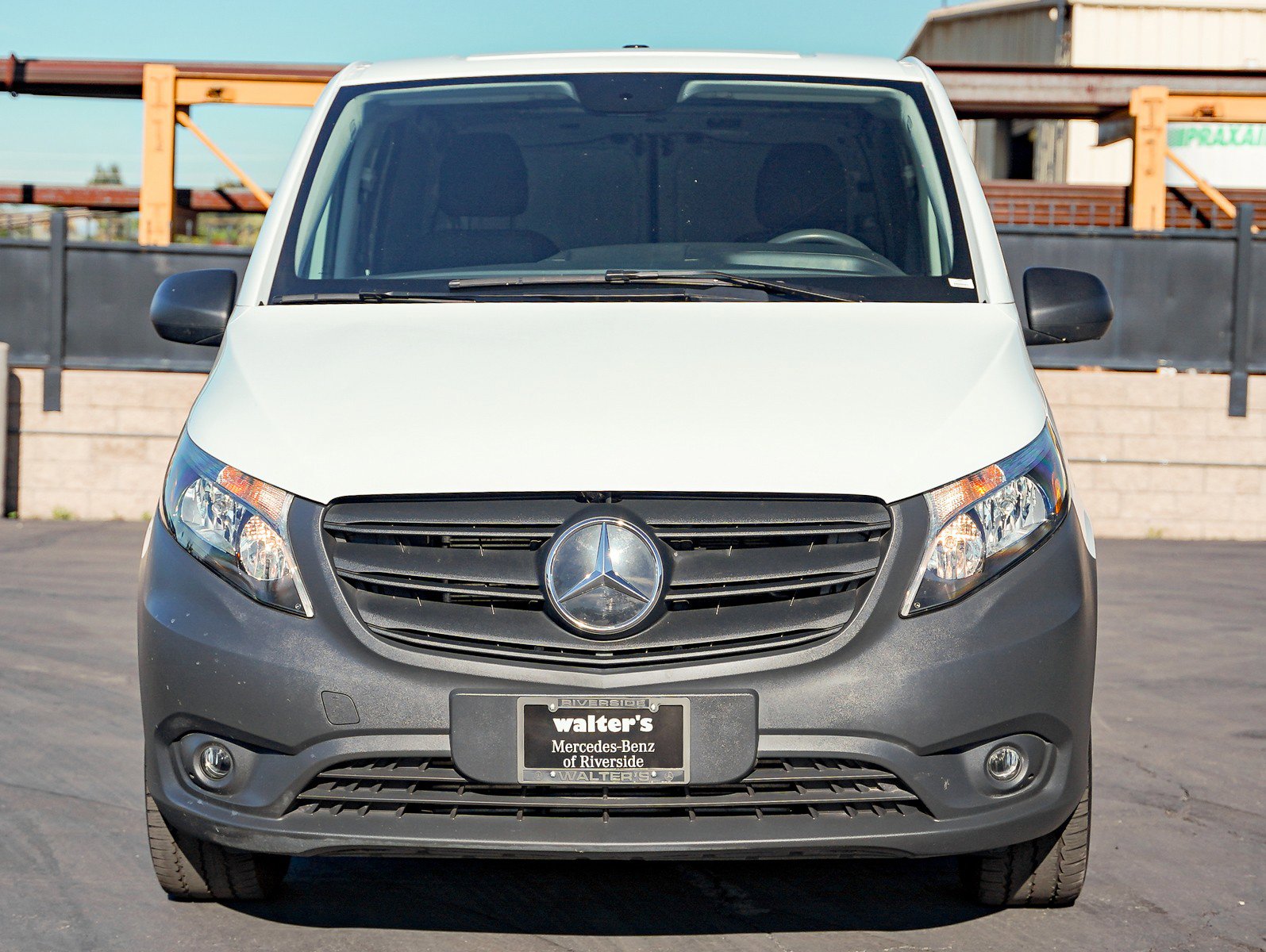 Used 2023 Mercedes-Benz Metris image 2