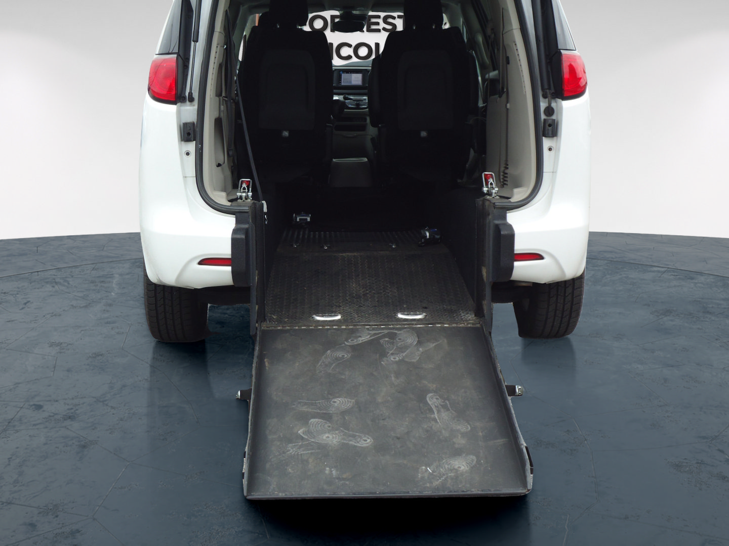 Used 2023 Chrysler Voyager LX FWD image 2