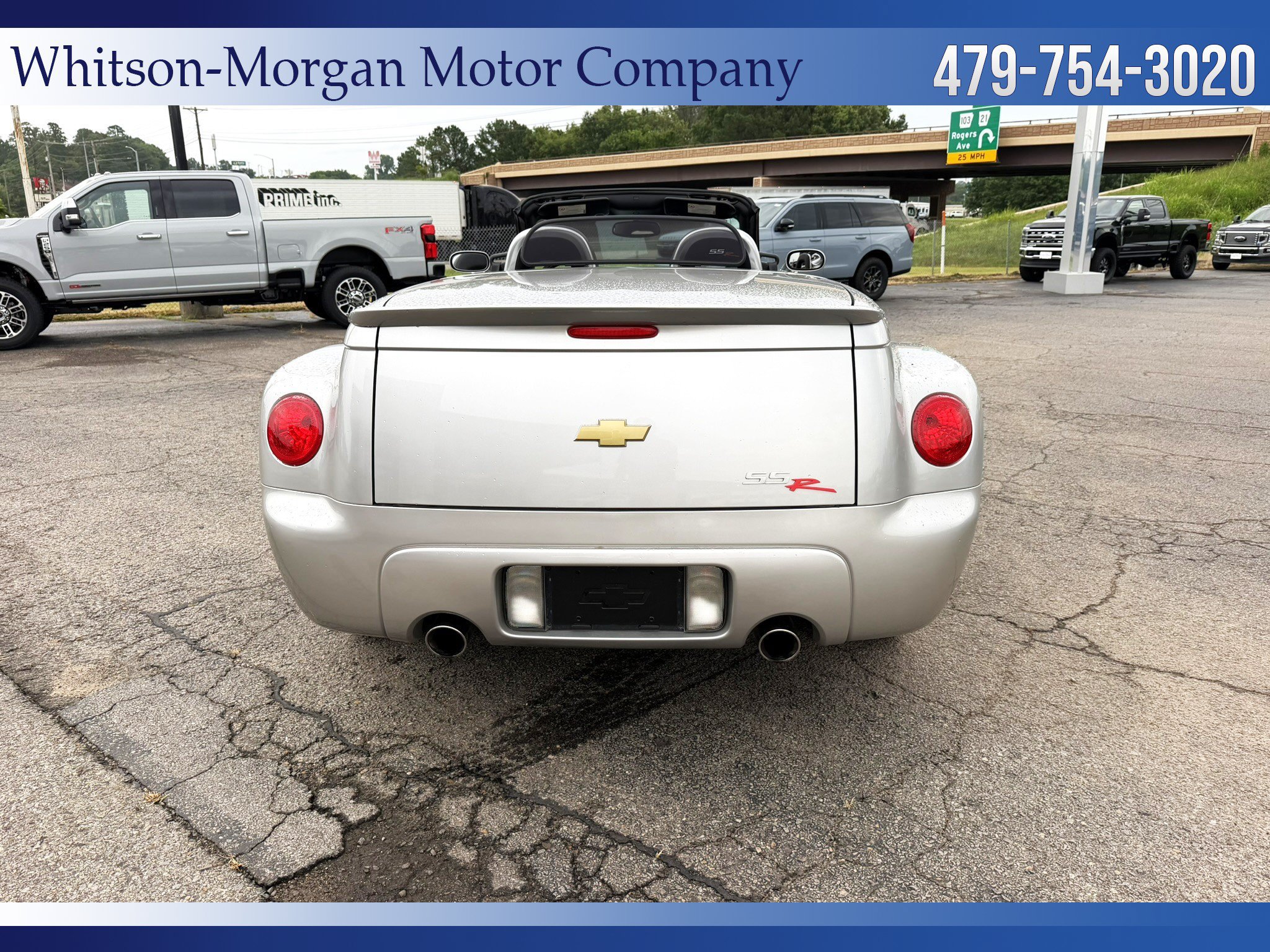 Used 2005 Chevrolet SSR w/ Preferred Equipment Group RWD image 11