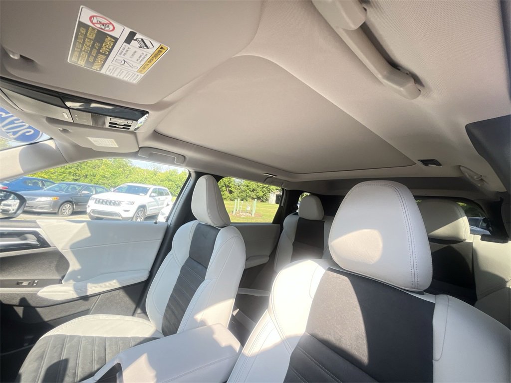 New 2025 Mitsubishi Outlander SE image 22