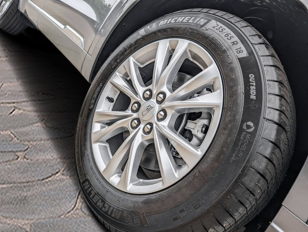 New 2025 Cadillac XT6 Luxury FWD image 9