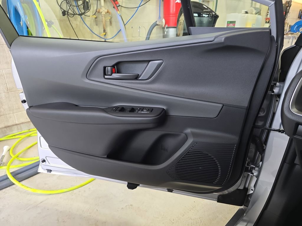 Used 2026 Toyota Prius LE FWD image 26