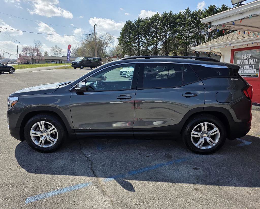 Used 2020 GMC Terrain SLE w/ Driver Convenience Package image 4