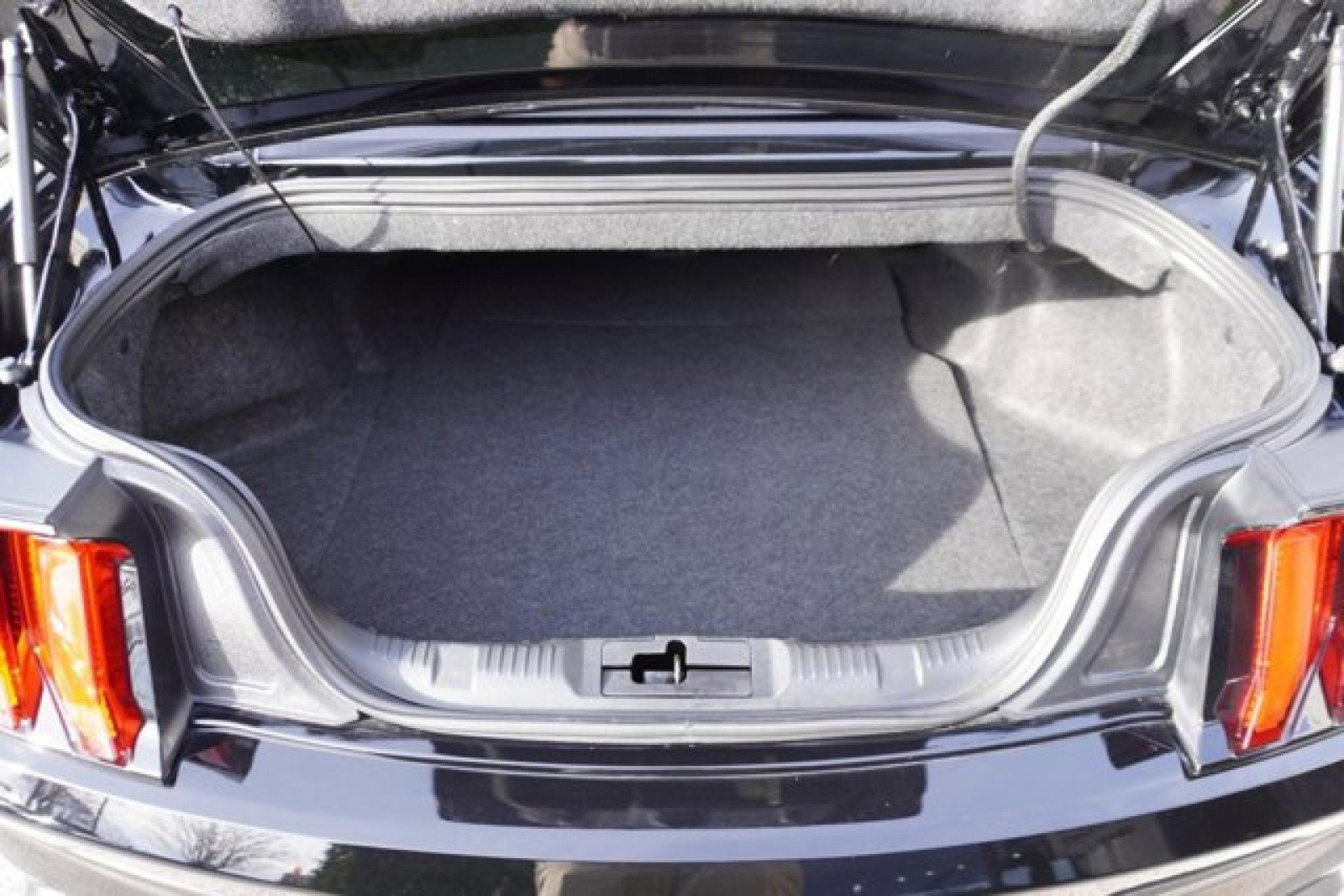 Used 2022 Ford Mustang GT Premium w/ Equipment Group 401A image 16