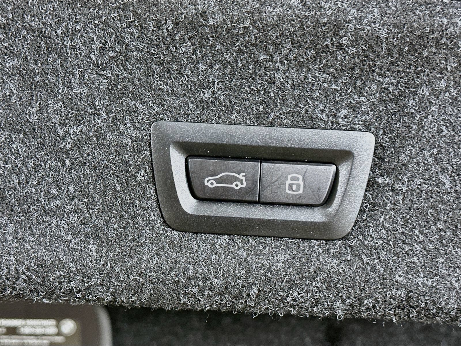 Used 2025 BMW 330i xDrive Sedan AWD/4WD image 39