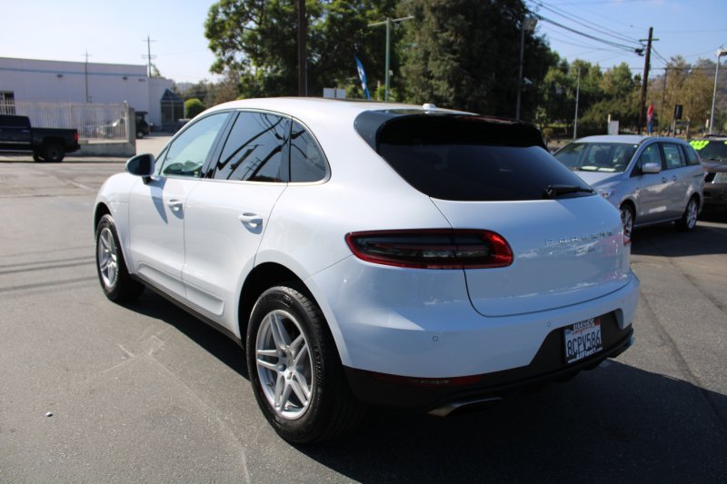Used 2018 Porsche Macan image 4