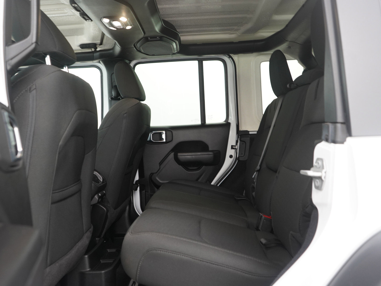 Used 2023 Jeep Wrangler Unlimited w/ Cold Weather Group image 19