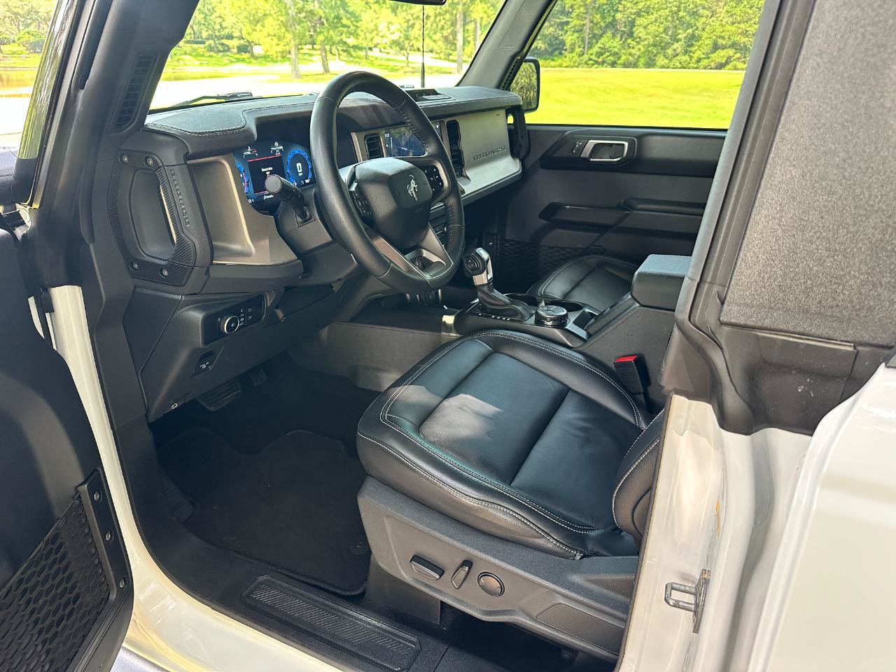 Used 2025 Ford Bronco Outer Banks AWD/4WD image 10