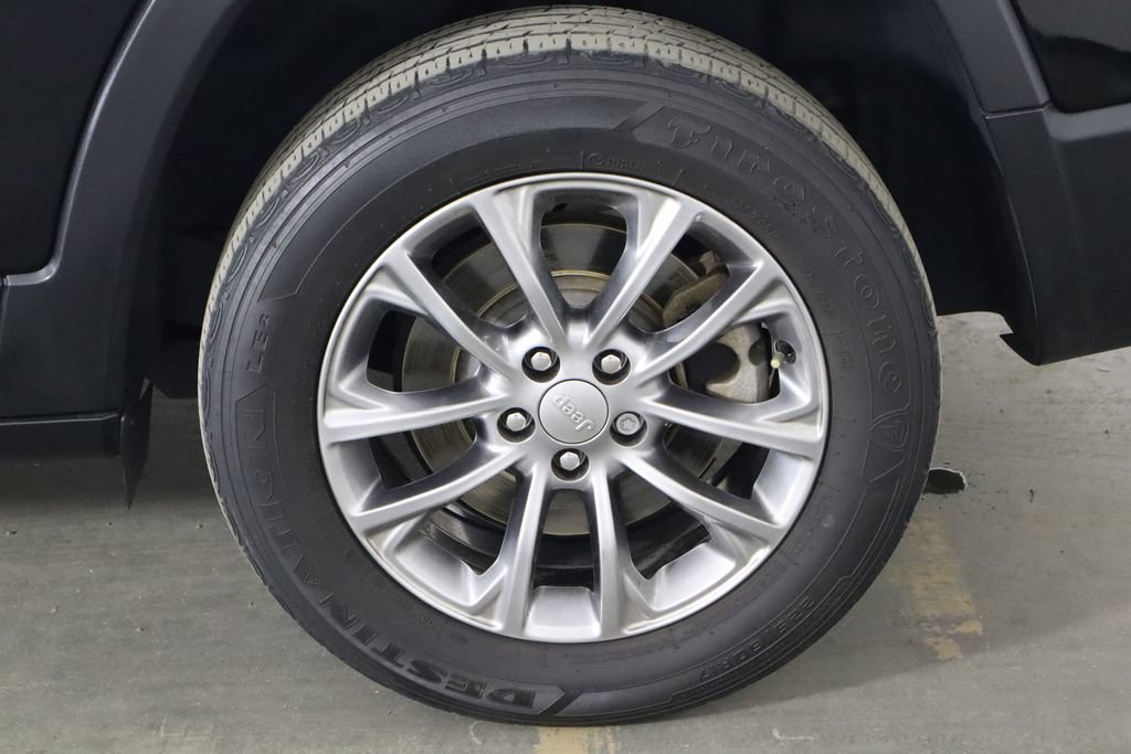 Used 2020 Jeep Cherokee Latitude Lux w/ Quick Order Package 26H Lux FWD image 39