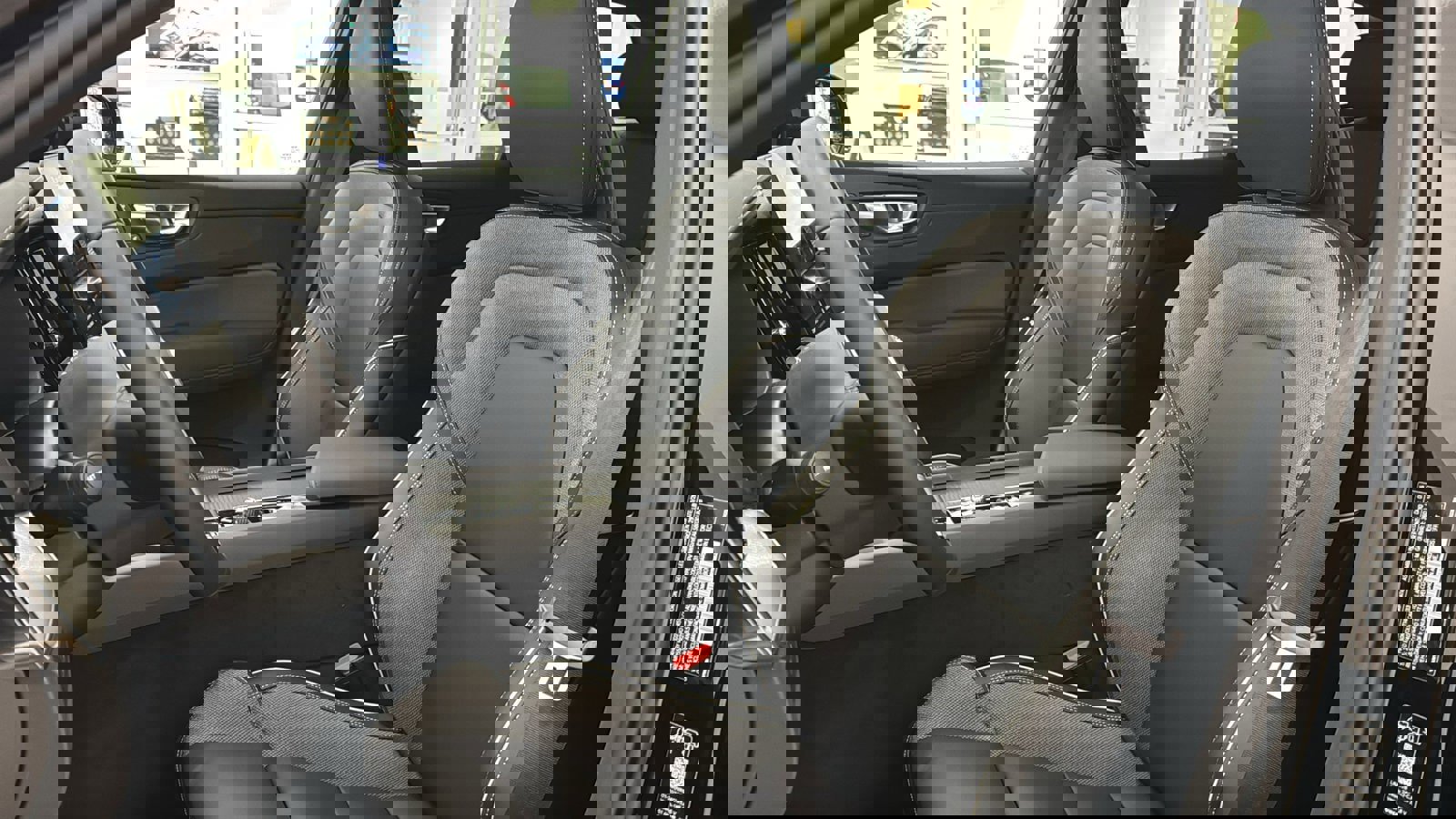 New 2026 Volvo XC60 T8 Ultra w/ Protection Package Premier image 23