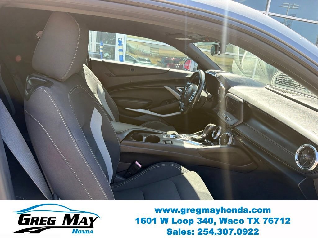 Used 2020 Chevrolet Camaro LT RWD image 26
