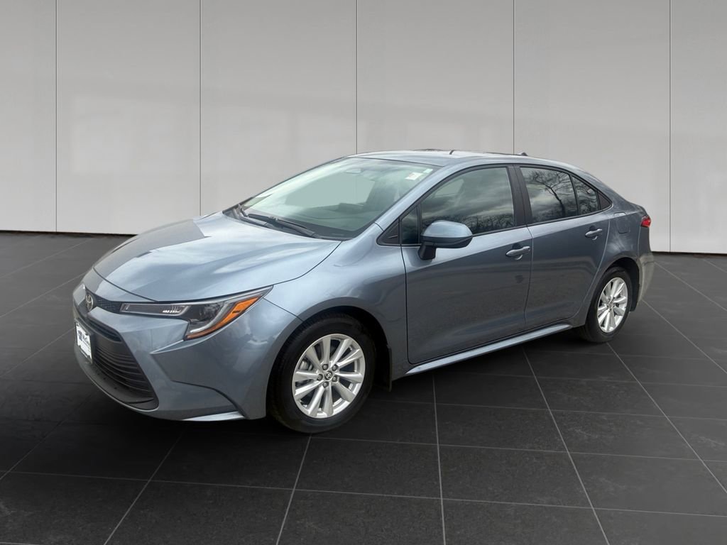 Used 2025 Toyota Corolla LE w/ LE Premium Package image 1
