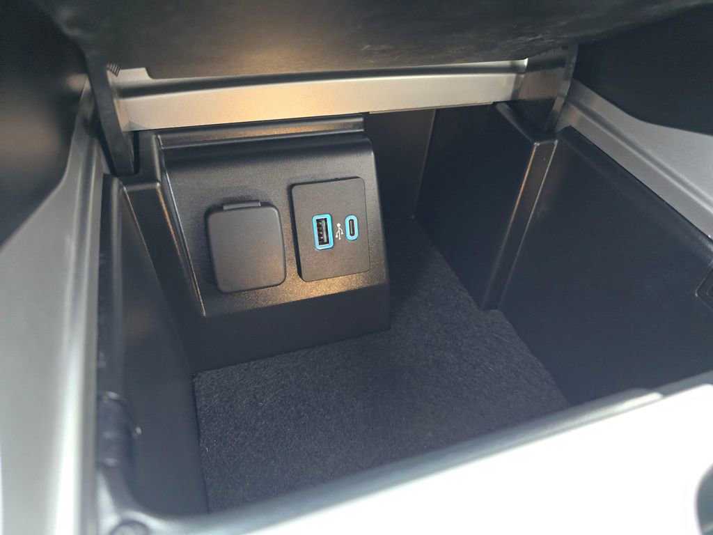 Used 2022 Ford Explorer Limited w/ Class IV Trailer Tow Package image 27