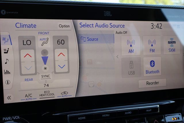 Used 2022 Toyota Highlander Platinum AWD/4WD image 22