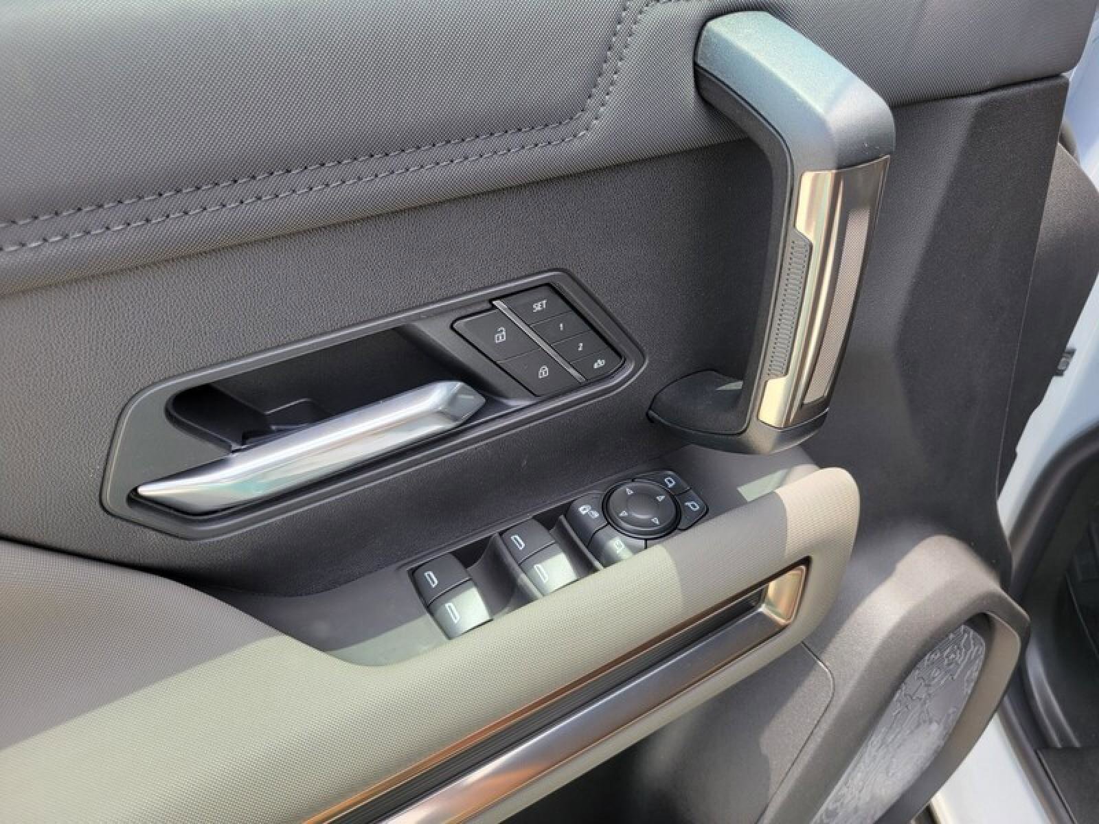 New 2025 GMC Hummer EV 2X image 28