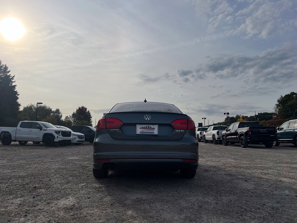 Used 2013 Volkswagen Jetta SE FWD image 9