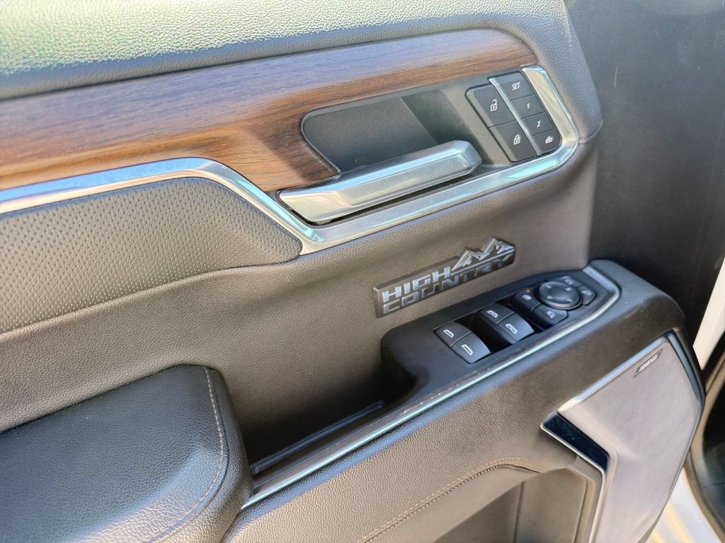 Used 2022 Chevrolet Silverado 1500 High Country w/ High Country Premium Package AWD/4WD image 19