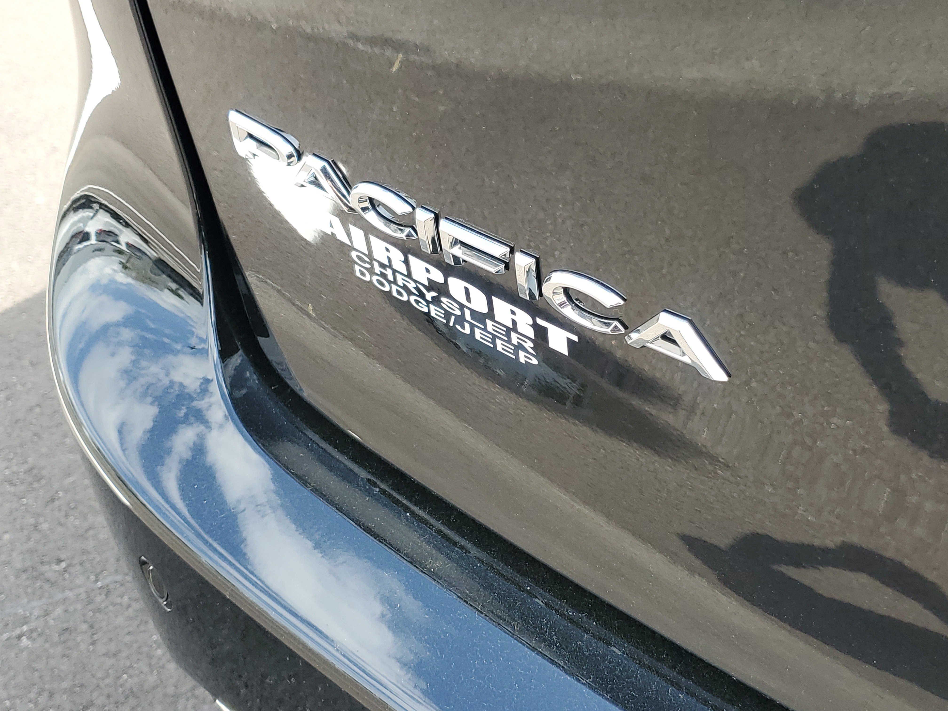 New 2026 Chrysler Pacifica Select image 6