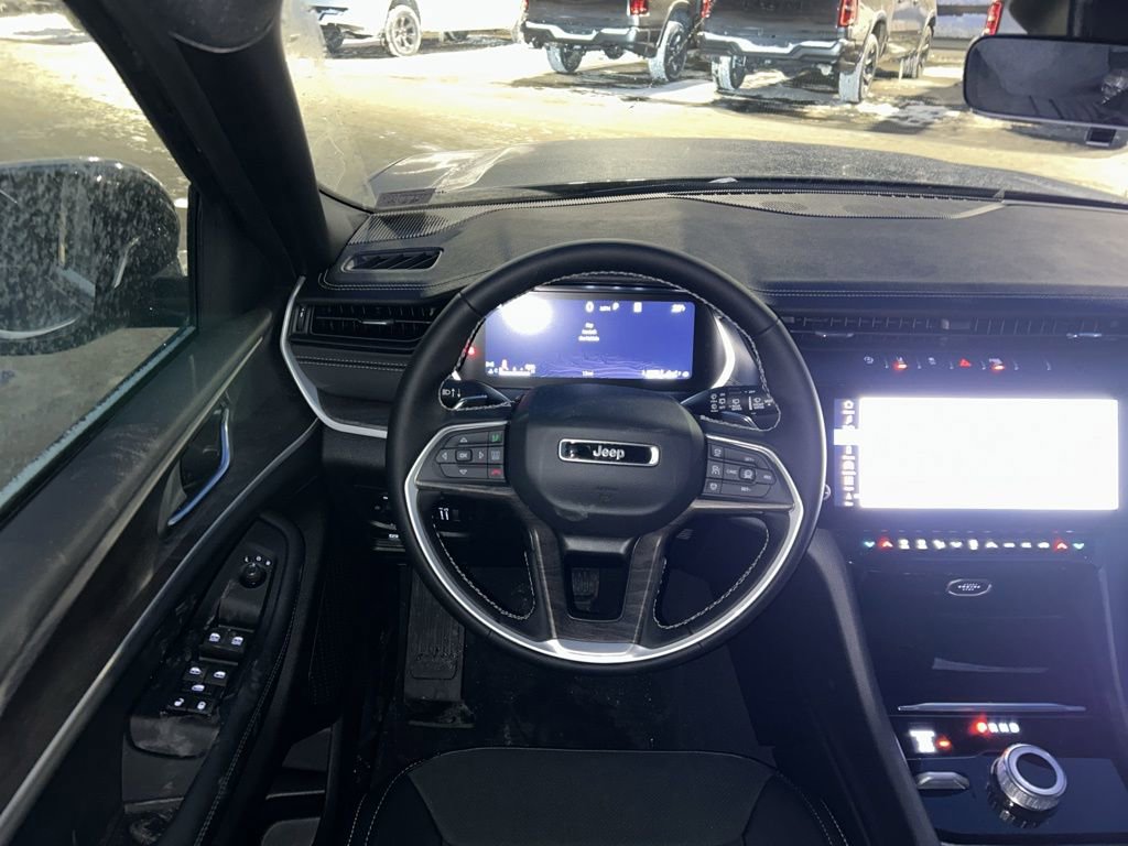 New 2026 Jeep Grand Cherokee Altitude image 17